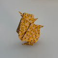 Poussin origami jaune à fleurs plié à la main, décoration de Pâques - orizuru